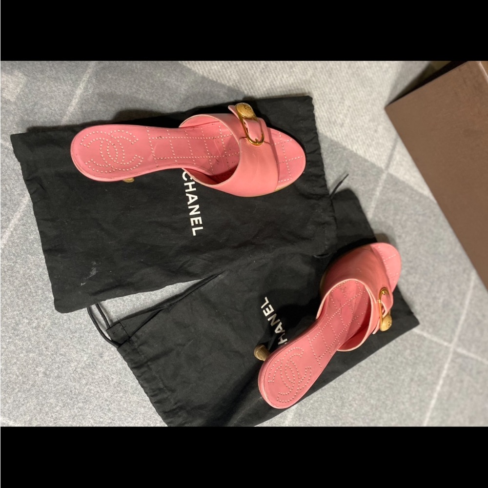 Chanel shoe